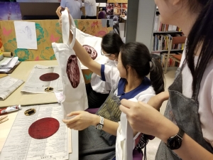 Glass Print on tote bag workshop